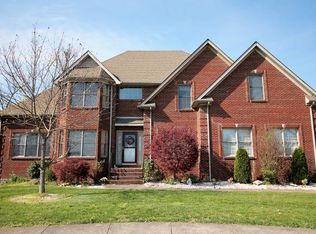 608 Lacewood Ct, Berea, KY 40403