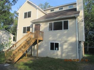 101 Skyview Ct, Dingmans Ferry, PA 18328