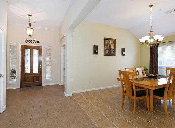 4th image of 1712 Harvest Bend Ln