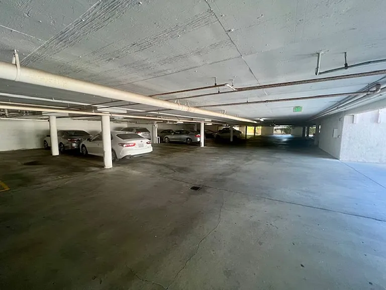 17806 Kinzie St. — Photo 16