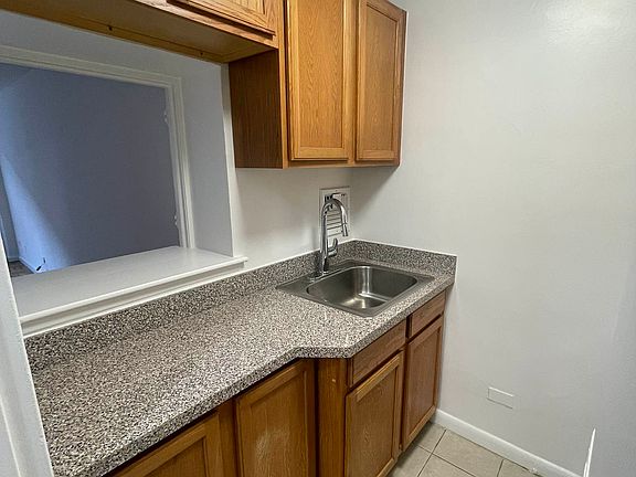 4th image of 320 W 30th St APT 2E