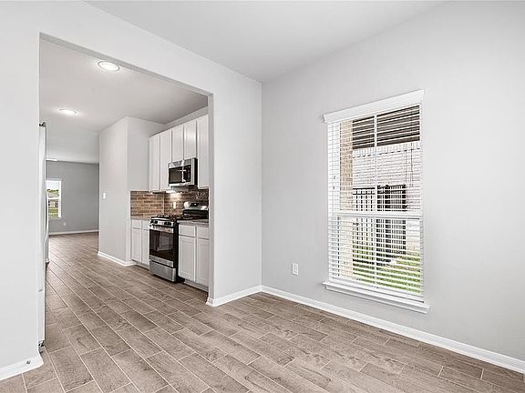 3rd image of 5426 Grand View Dr