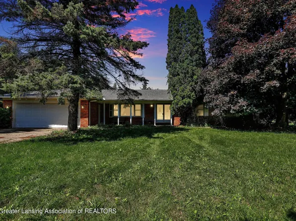 1005 E Twinbrook Dr, Dewitt, MI 48820