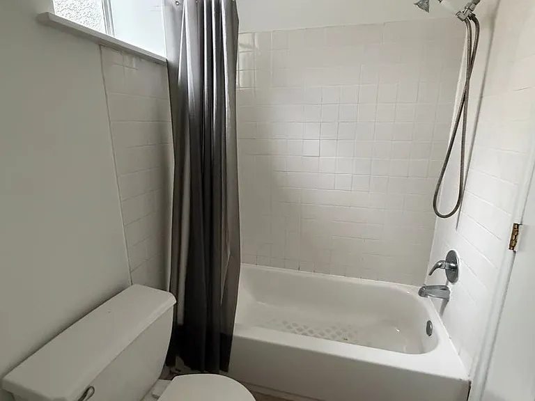 1316 S May St — Photo 19