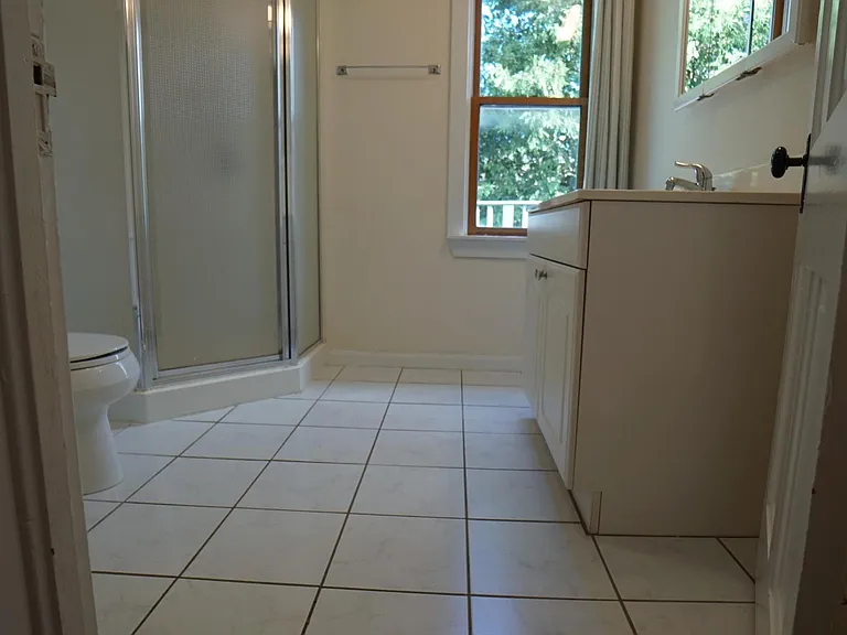 upstairs full bathroom