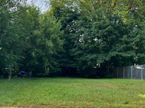 427 Drexel Pl, Kalamazoo, MI 49007