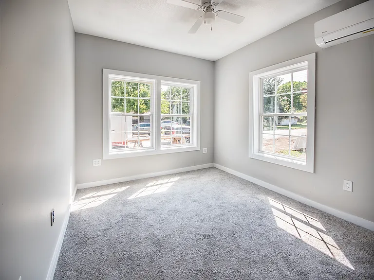 217 E 19th St #5 — Photo 8