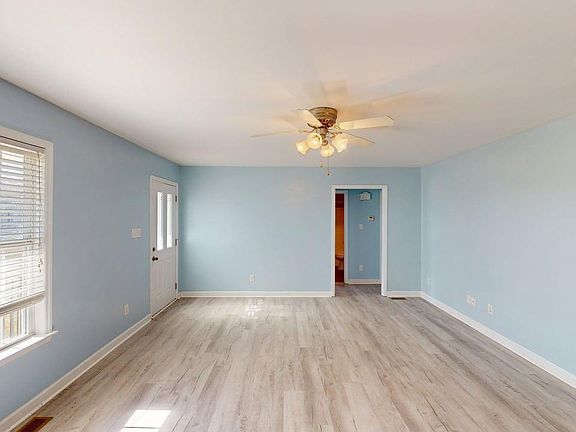 4th image of 100 Lancaster Pointe Drive
