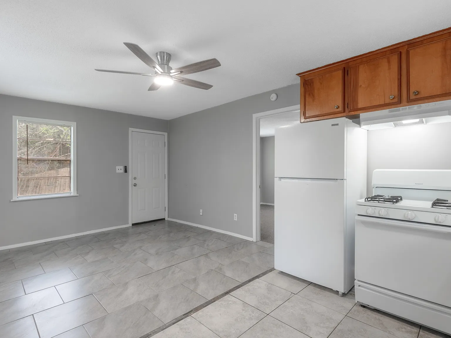 700 Gray Street - 1 — Photo 2