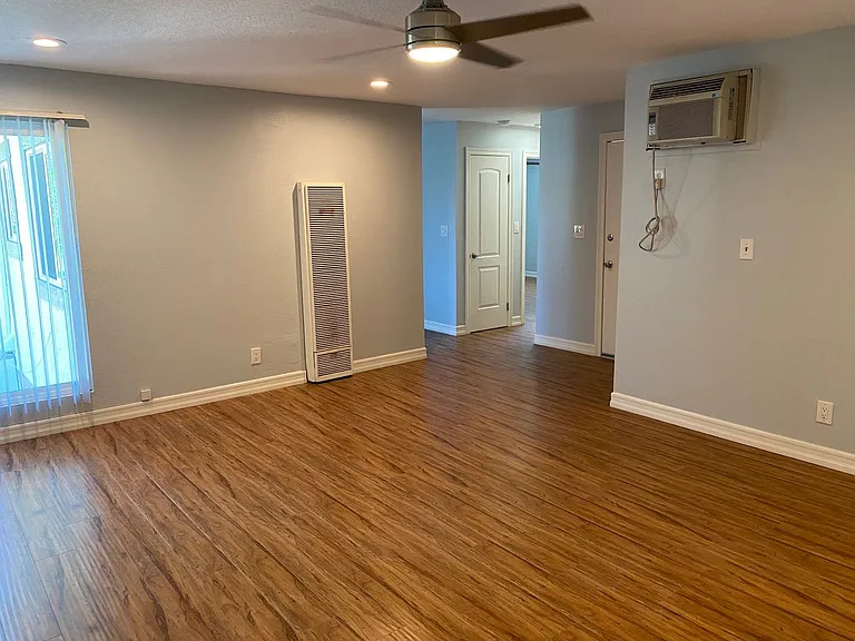9721 Graham Street — Photo 23