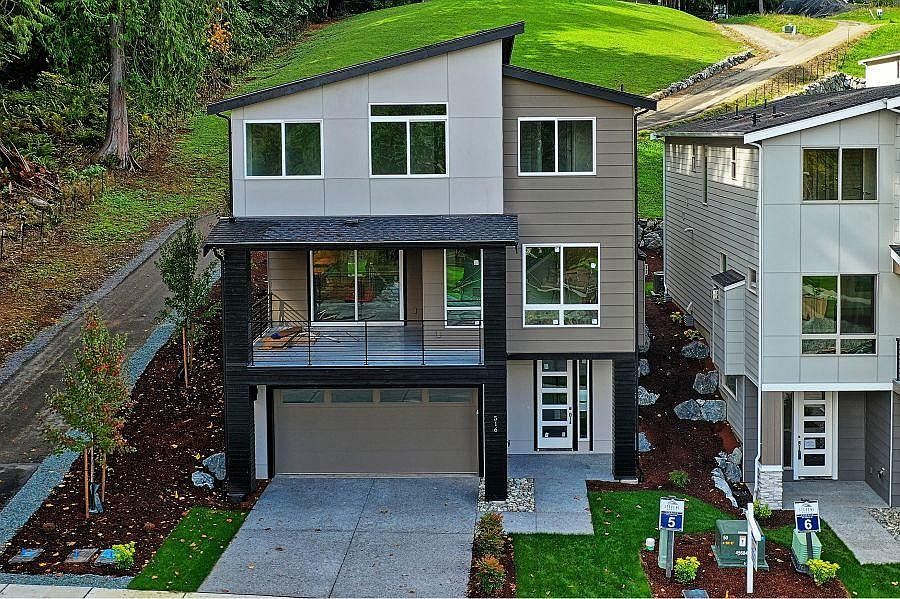 1st image of 516 103rd Dr SE