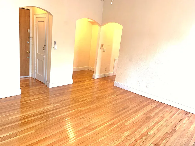 186 Waterman St #1 — Photo 3