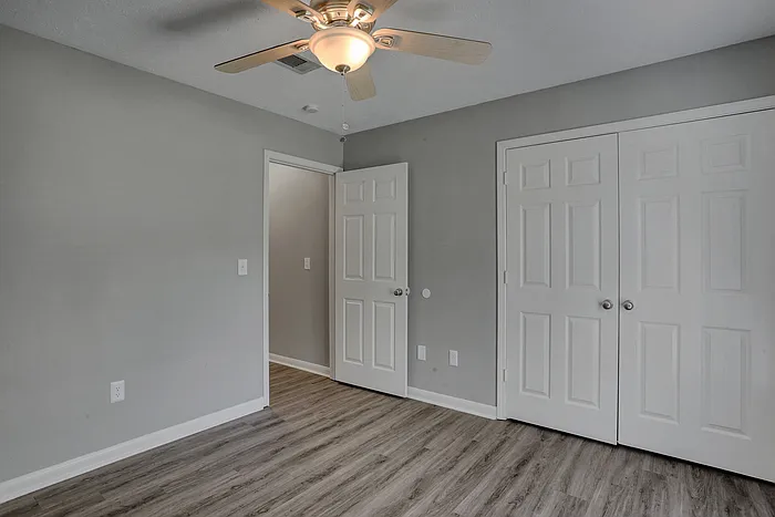 211 Oak Brook Dr — Photo 5