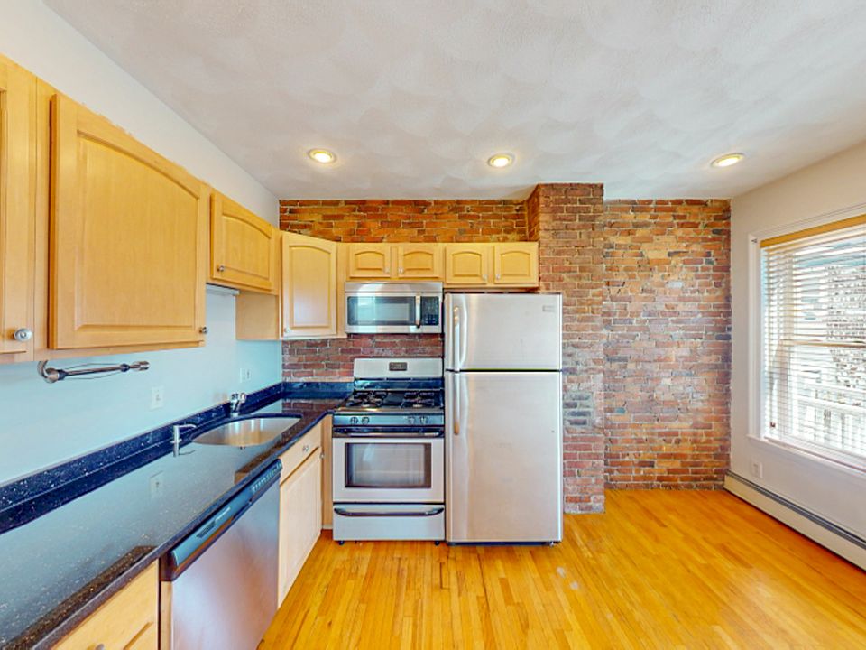 1st image of 1 Henderson Ave #2