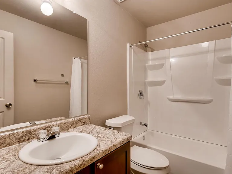 920 Fieldwood Dr — Photo 2