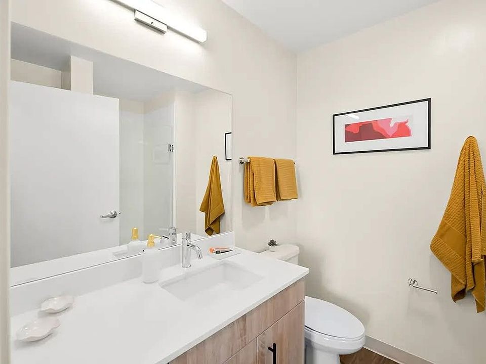 2nd image of 502-516 N Cedar St #5B