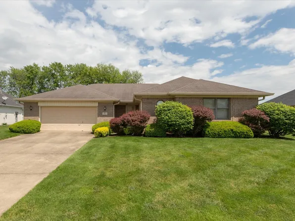 897 N Scott Dr, Greenwood, IN 46142