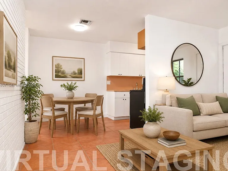 304 SE 9th Ct #6 — Photo 7
