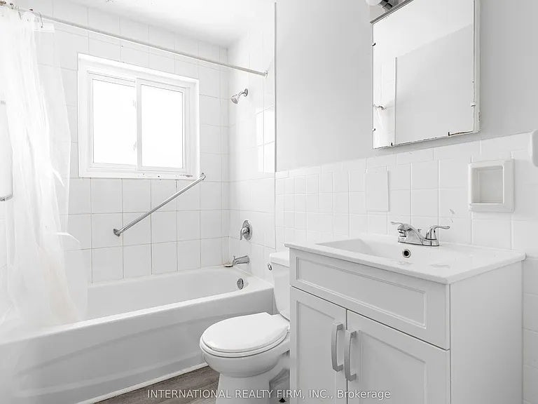 75 King Edward Ave — Photo 16
