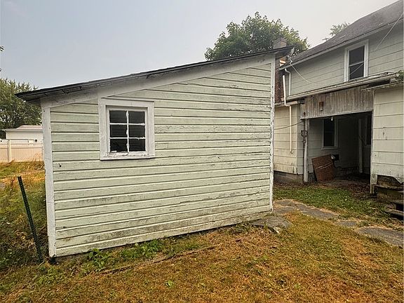 4th image of 204 Owego St