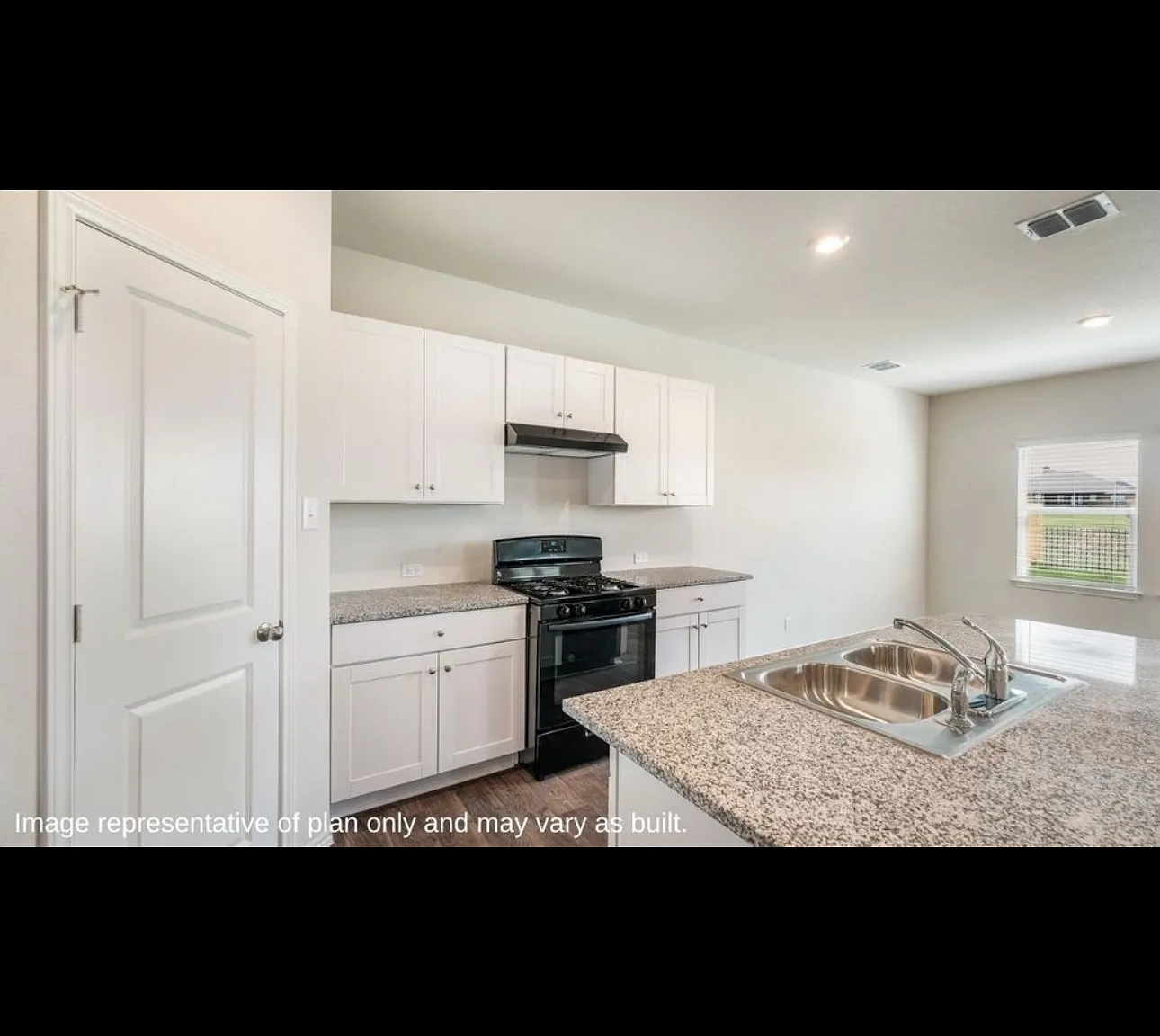 4 bed, 2473 sqft, $2,300 — Photo 2