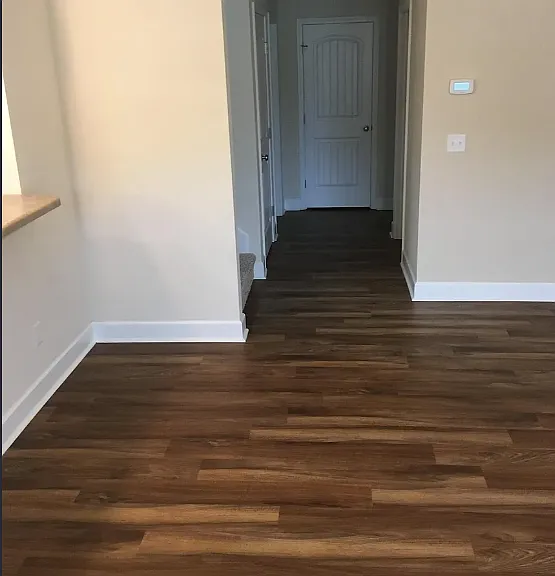 111 Glasgow Dr — Photo 9