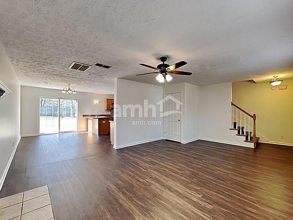 3rd image of 917 General Barksdale Dr