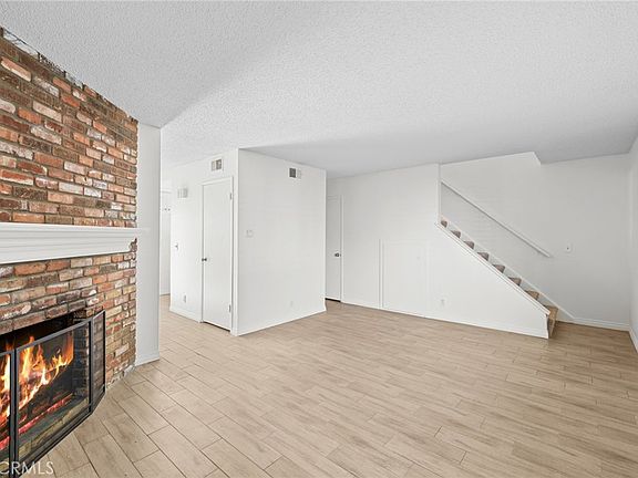 3rd image of 19843 Berkshire Ln