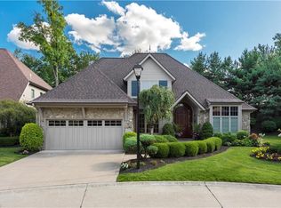 1822 Century Oaks Dr #15, Westlake, OH 44145