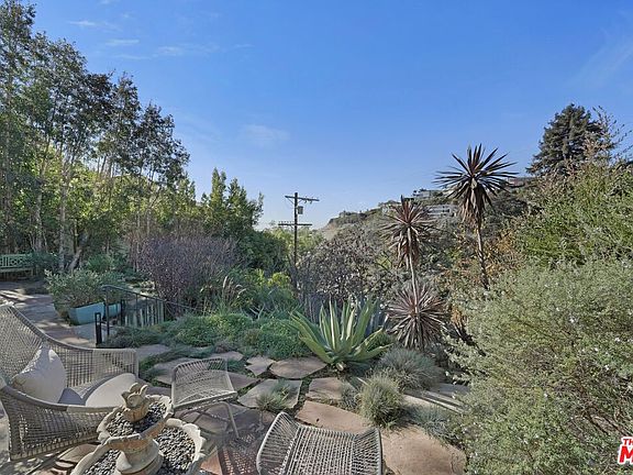 2nd image of 1522 Forest Knoll Dr
