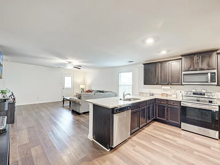 132 Maywood Ln — Photo 9