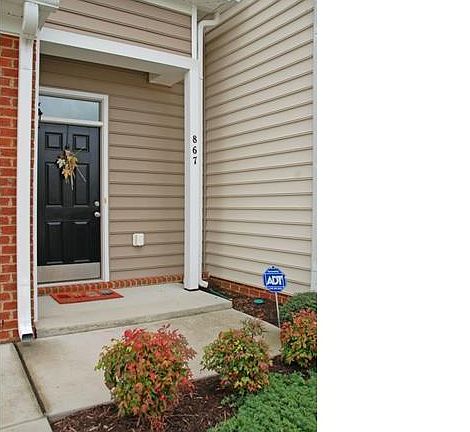 2nd image of 867 Parkland Pl