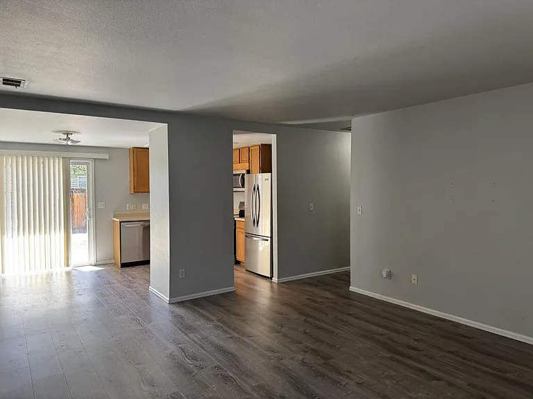 311 Columbia St — Photo 3