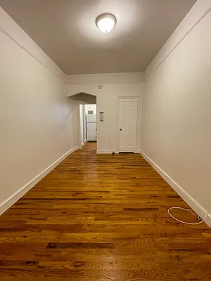 Rented by Metropolitan Realty | media 4
