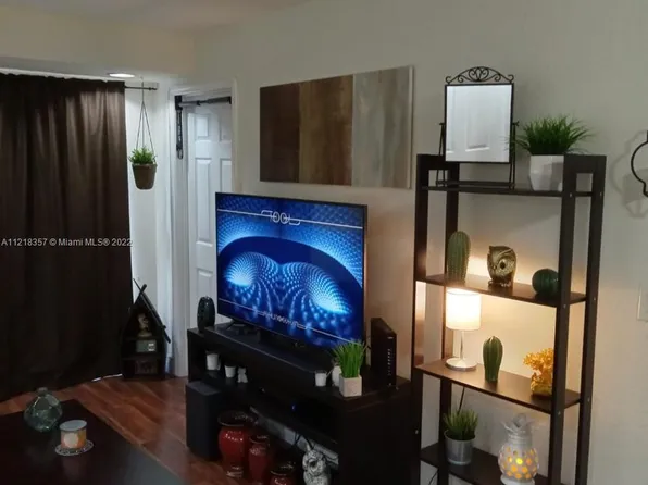 4717 NW 7th St APT 203, Miami, FL 33126