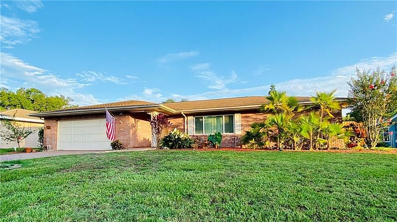 1st image of 967 N Heron Cir