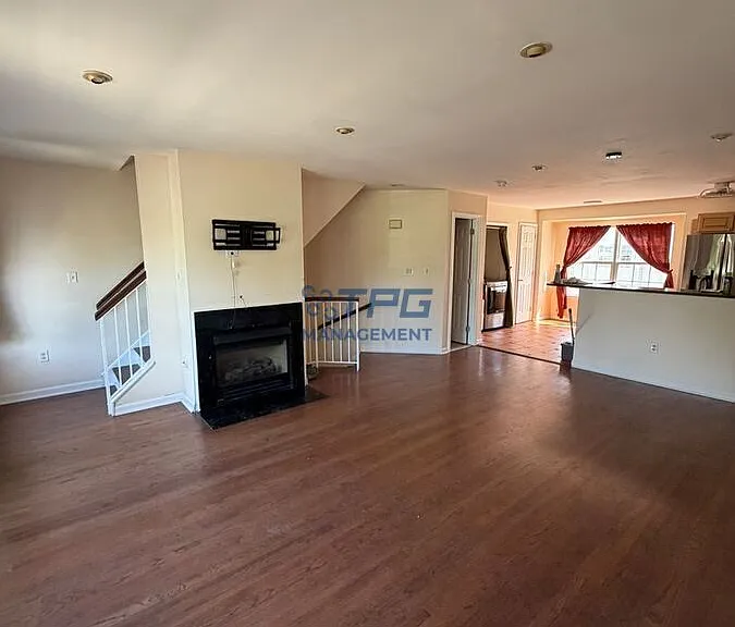 83 Nathan Blvd — Photo 1