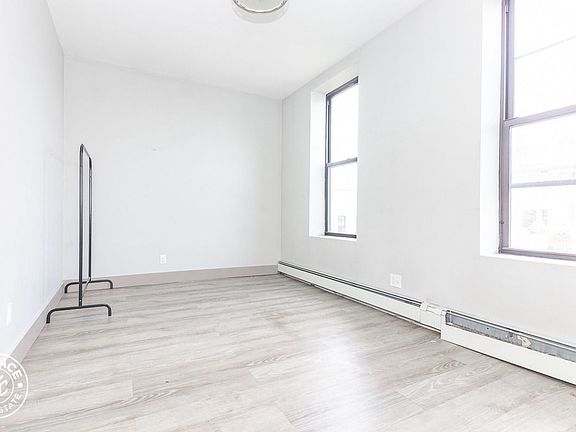 5th image of 257 Linden St #7U