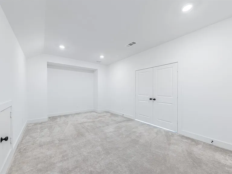 7526 Sunny Oak Ln — Photo 35