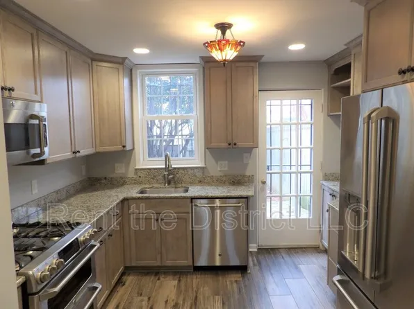 231 14th St NE, Washington, DC 20002