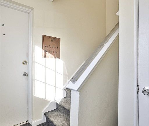 4th image of 527 Telford Ave