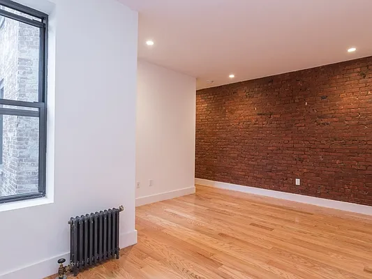 Rented by MNS | media 25