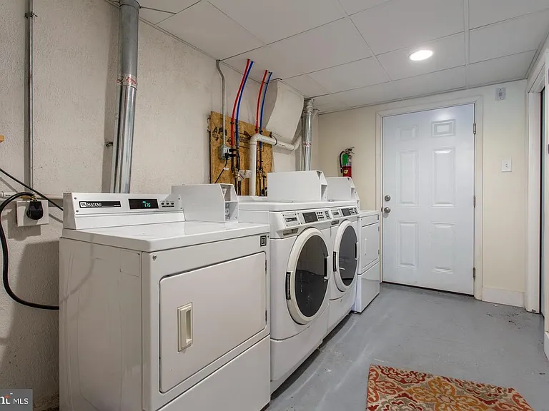 922 S 49th St #2 — Photo 9