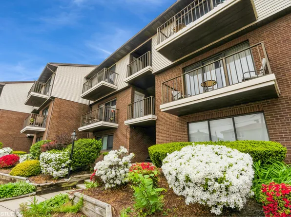 500 Riverside Ave APT 2D, Lyndhurst, NJ 07071