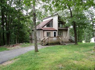 1607 N Rocky Mountain Dr, Effort, PA 18330