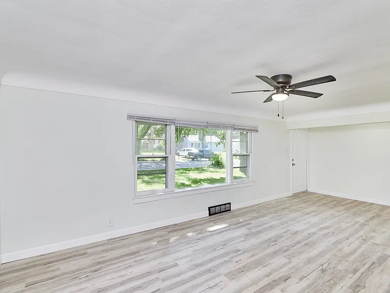 6009 Bermuda Dr — Photo 12