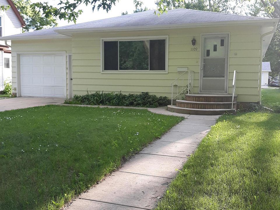 1st image of 1109 Okoboji Ave