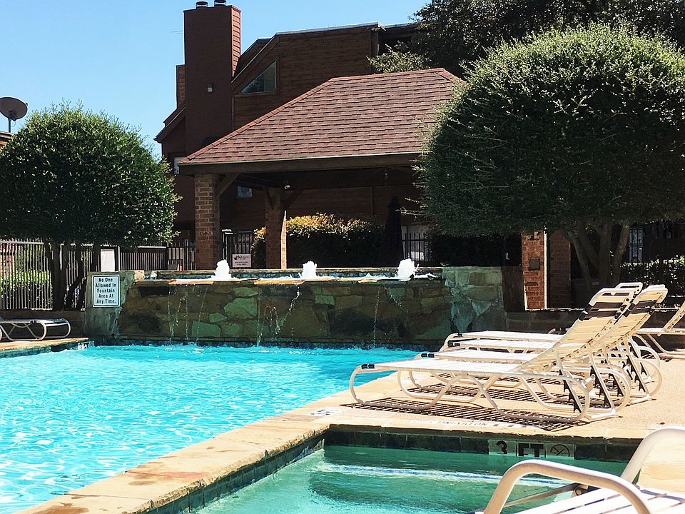 2 Pools/hot tubs
