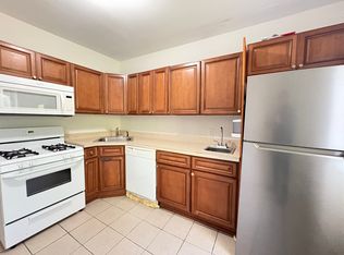 221 Martin Luther King Dr #3, Jersey City, NJ 07305