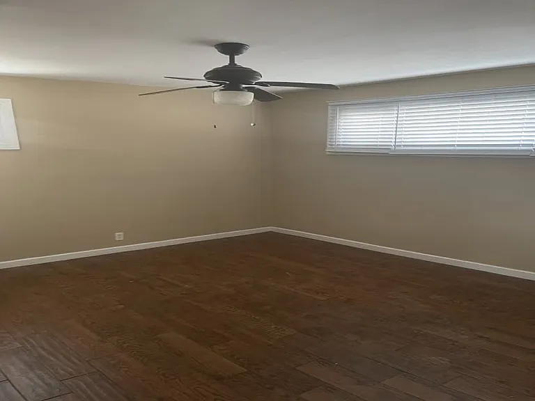 2836 Thompson Cir — Photo 3